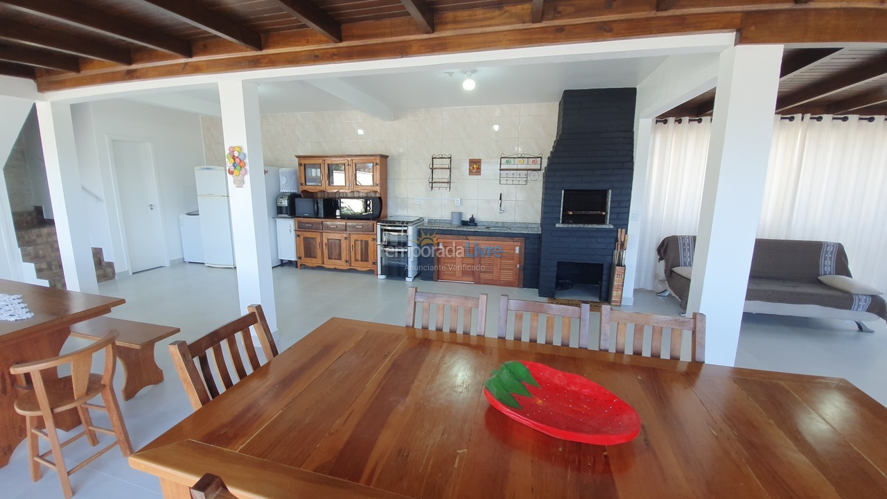 Casa para aluguel de temporada em Palhoça (Praia do Sonho)