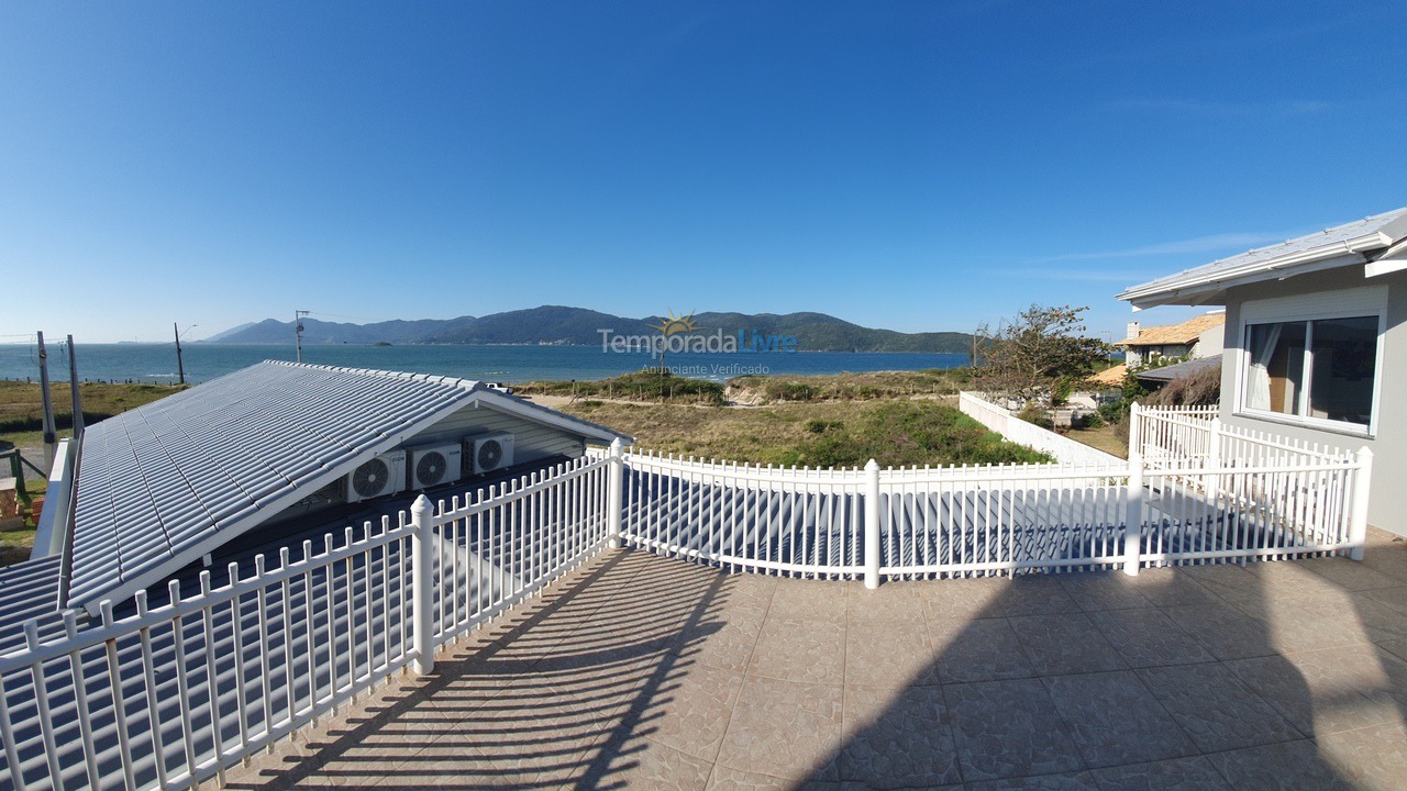 Casa para aluguel de temporada em Palhoça (Praia do Sonho)