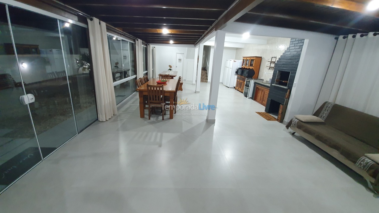 Casa para aluguel de temporada em Palhoça (Praia do Sonho)