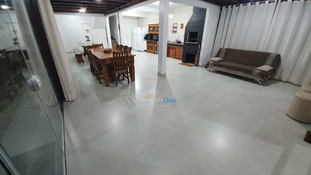 Casa para aluguel de temporada em Palhoça (Praia do Sonho)