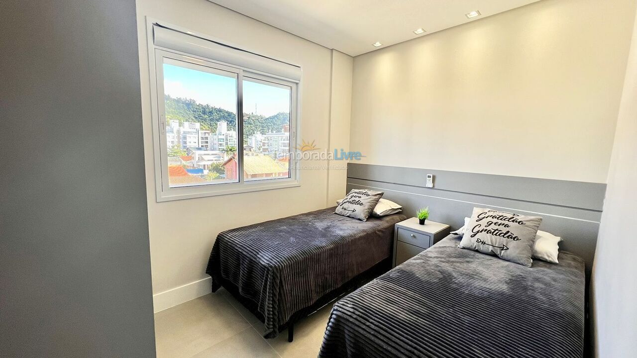 Apartment for vacation rental in Governador Celso Ramos (Praia de Palmas)