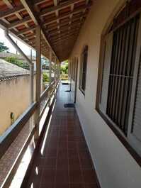 Apartamento em Maresias com 1 quarto e garagem a 200 mts da Praia