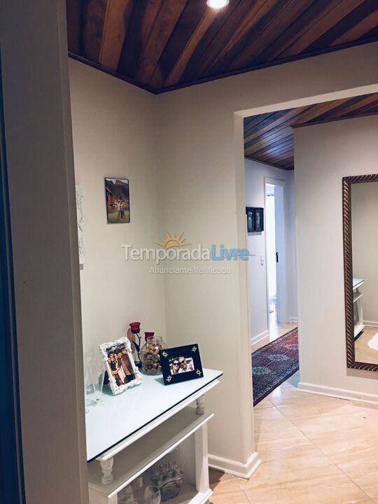 Apartamento para aluguel de temporada em Campos do Jordão (Abernessia)