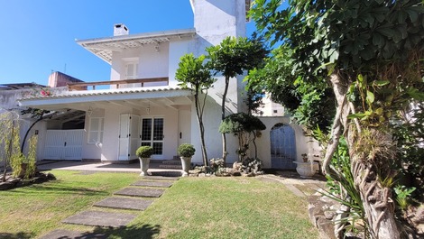 GUARANTEE EXCELLENT VACATION BEAUTIFUL HOUSE NEAR BEACH CENTRO CANASVIEIRAS