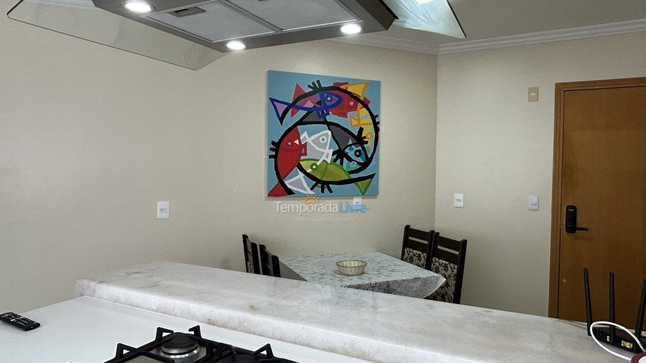 Apartamento para aluguel de temporada em Bombinhas (Praia de Bombas)