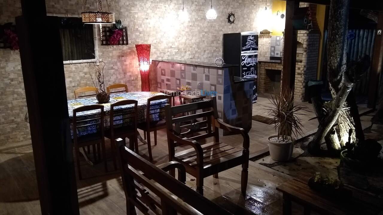 Casa para aluguel de temporada em Armação dos Búzios (Praia de Manguinhos)