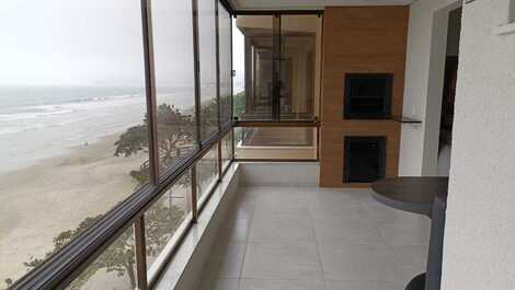 BEAUTIFUL APARTMENT IN FRONT OF THE SEA IN MEIA PRAIA-ITAPEMA