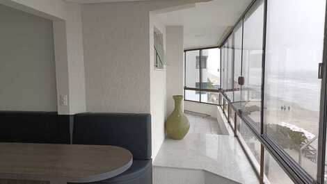 BEAUTIFUL APARTMENT IN FRONT OF THE SEA IN MEIA PRAIA-ITAPEMA