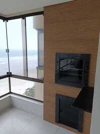 BEAUTIFUL APARTMENT IN FRONT OF THE SEA IN MEIA PRAIA-ITAPEMA