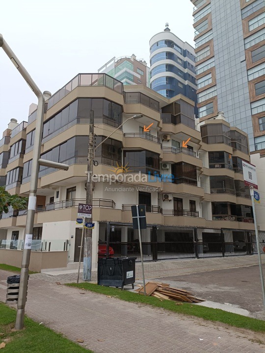 Apartment for vacation rental in Itapema (Meia Praia)