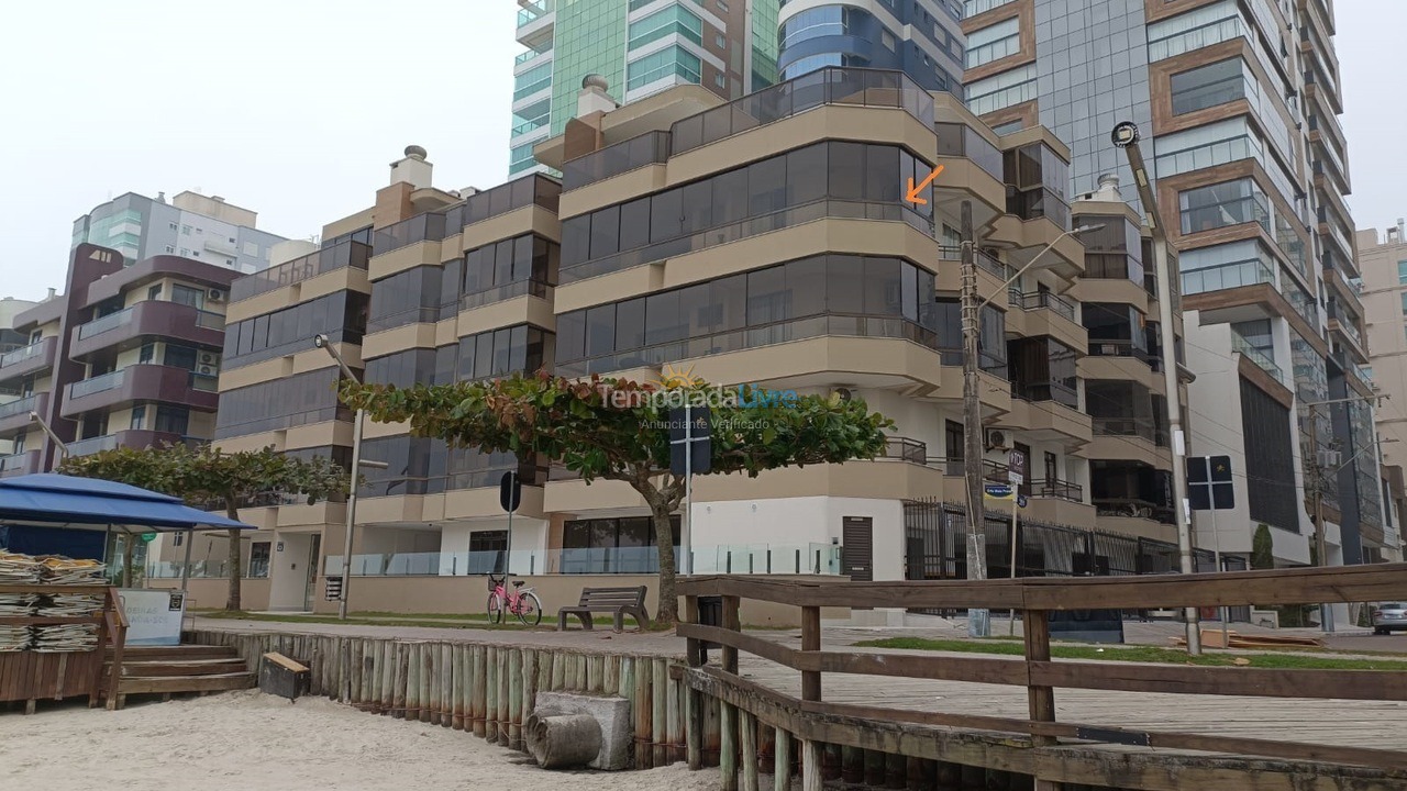 Apartment for vacation rental in Itapema (Meia Praia)