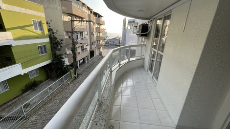 Alugo apartamento com vista para o mar, praia de Bombas - Bombinhas.