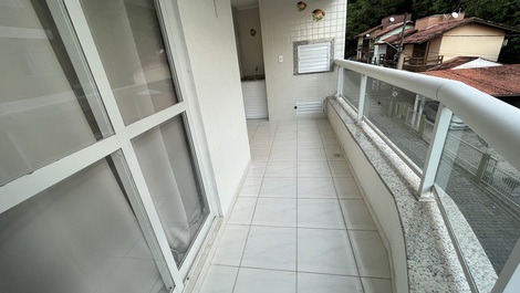 Alugo apartamento com vista para o mar, praia de Bombas - Bombinhas.