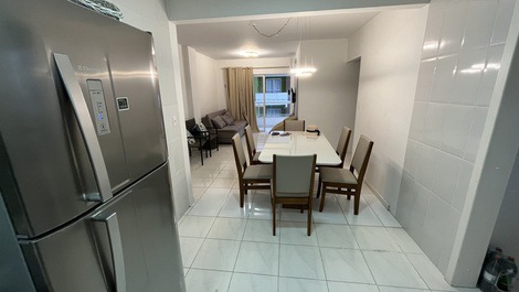 Alugo apartamento com vista para o mar, praia de Bombas - Bombinhas.