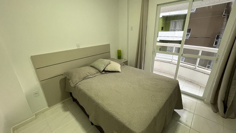 Alugo apartamento com vista para o mar, praia de Bombas - Bombinhas.