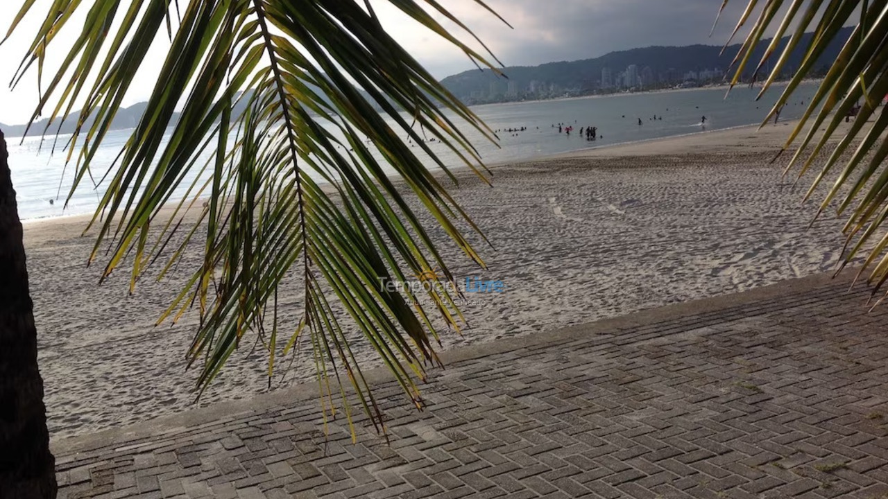 Apartment for vacation rental in Guarujá (Enseada)