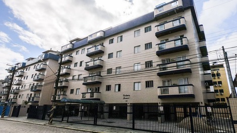 Apto. a 80 m da Praia Grande, 2 suítes, 2 vagas de garagem