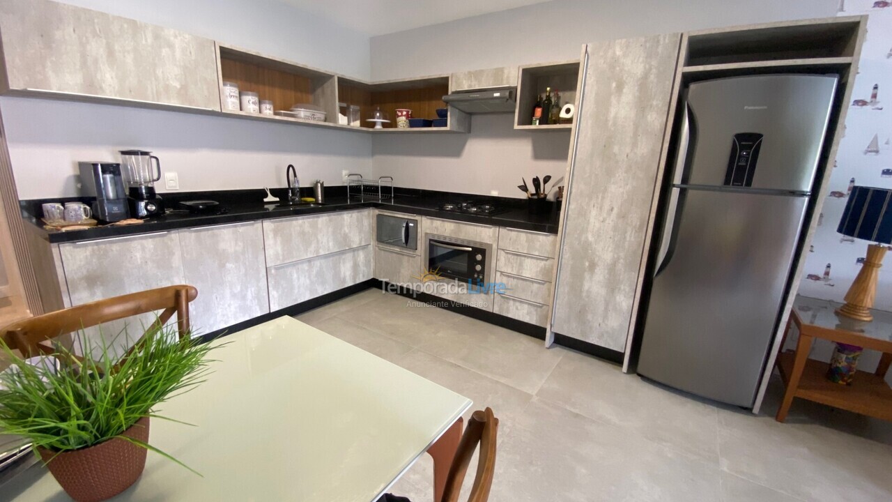 Apartamento para aluguel de temporada em Florianópolis (Cachoeira do Bom Jesus)