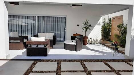 HIGH STANDARD MANSION IN JUQUEHY 600 METERS FROM THE BEACH