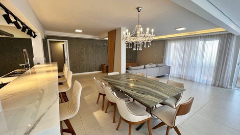 Ed. Acacias: penthouse 5 bedrooms / hot tub / barbecue / air cond.