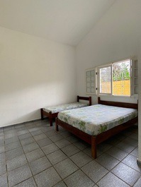 House w / pool for 20 people, WIFI, 200 m. from Maranduba beach (house 2)