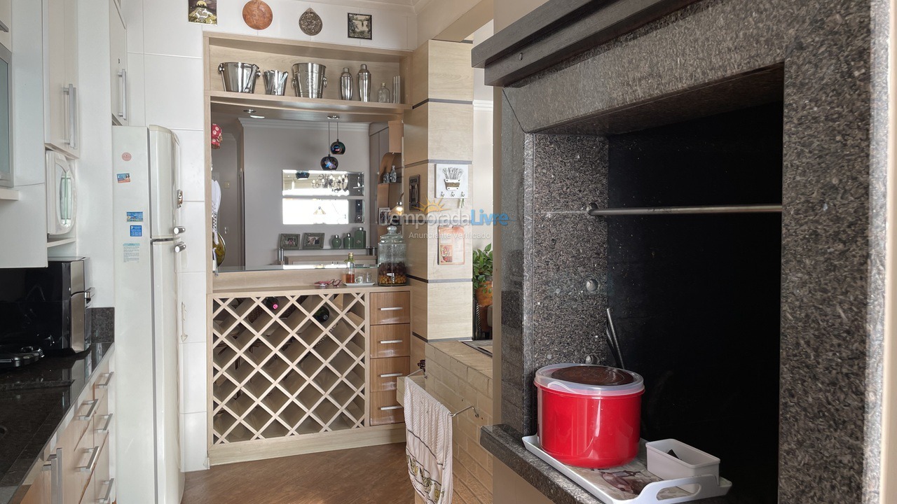 Apartamento para aluguel de temporada em Itapema (Meia Praia)