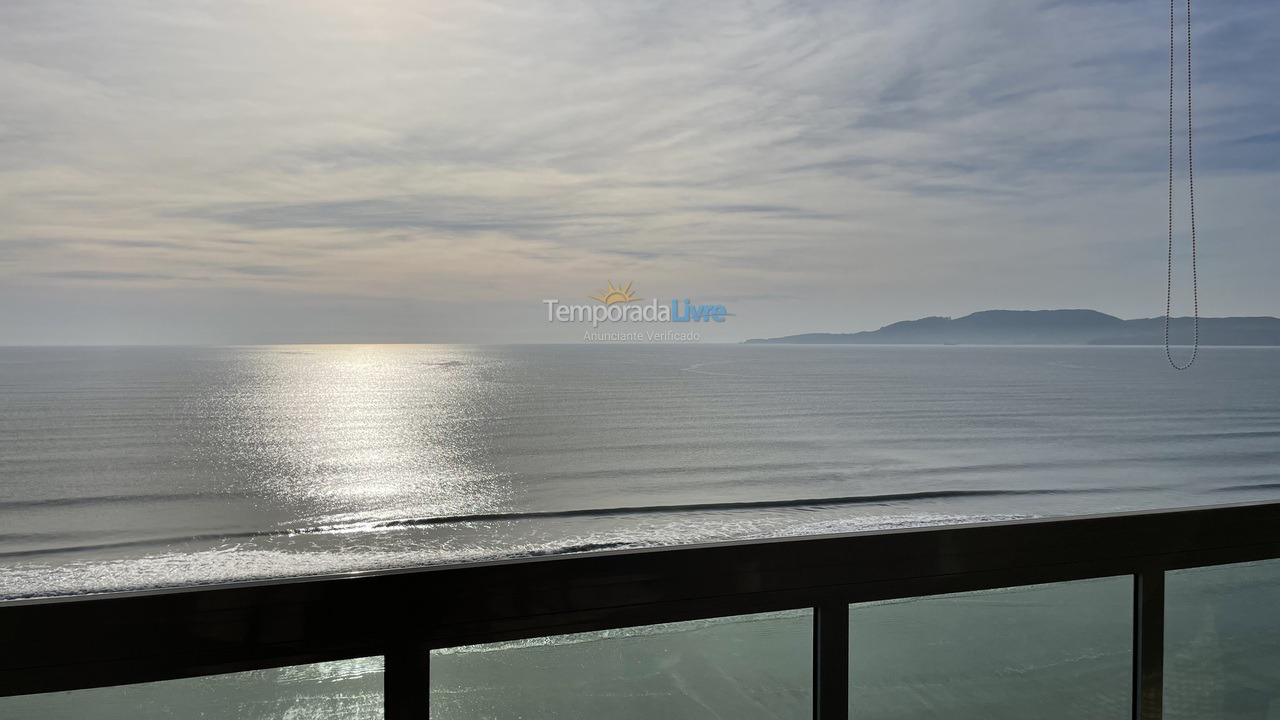 Apartamento para aluguel de temporada em Itapema (Meia Praia)