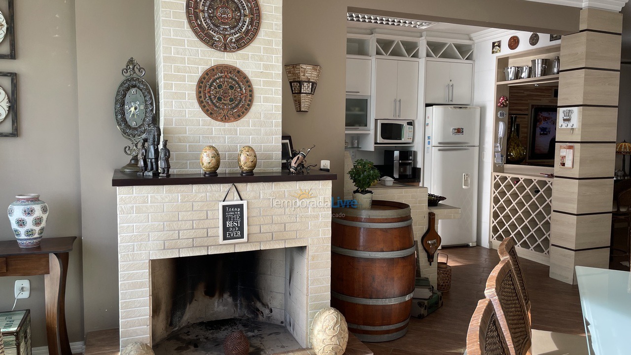 Apartamento para aluguel de temporada em Itapema (Meia Praia)