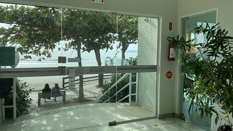 FRENTE MAR 3 SUÍTES (47)996087741 whats