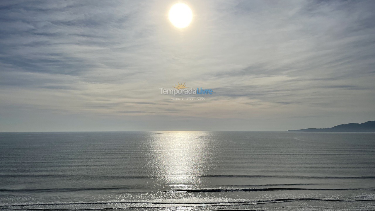 Apartamento para aluguel de temporada em Itapema (Meia Praia)