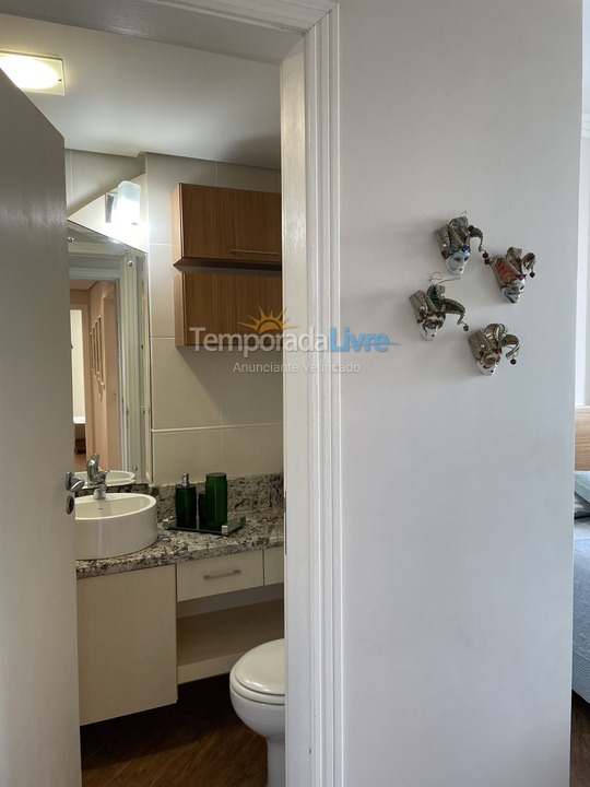 Apartamento para aluguel de temporada em Itapema (Meia Praia)