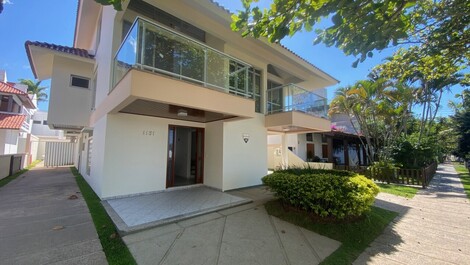 Excelente Casa para aluguel de temporada em Jurerê Internacional,...