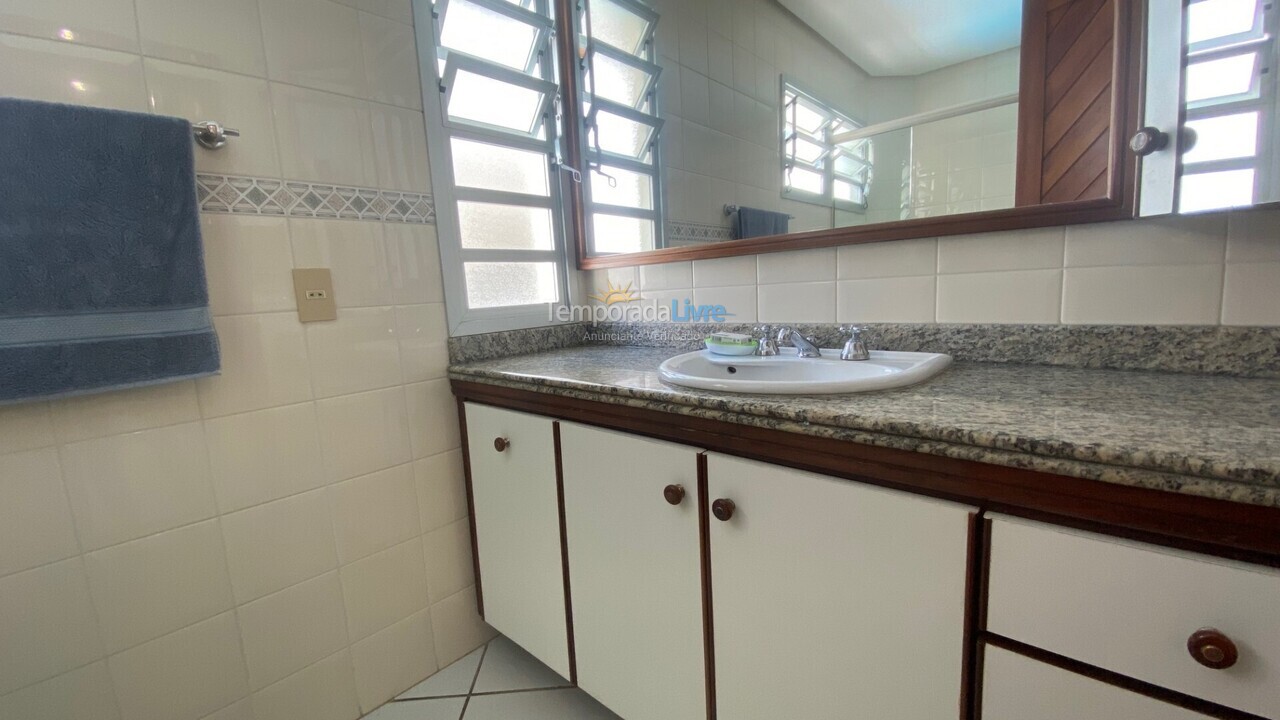 Casa para aluguel de temporada em Florianopolis (Jurerê Internacional)
