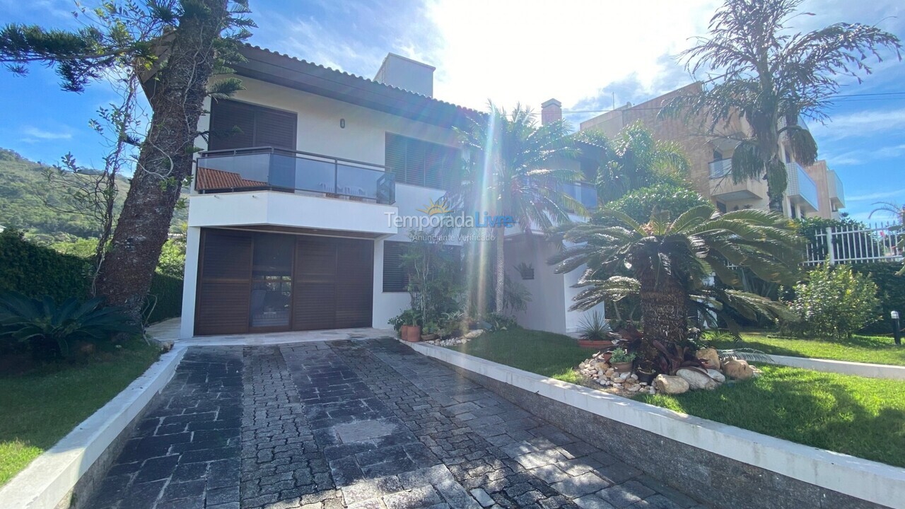 Casa para aluguel de temporada em Florianópolis (Brava)