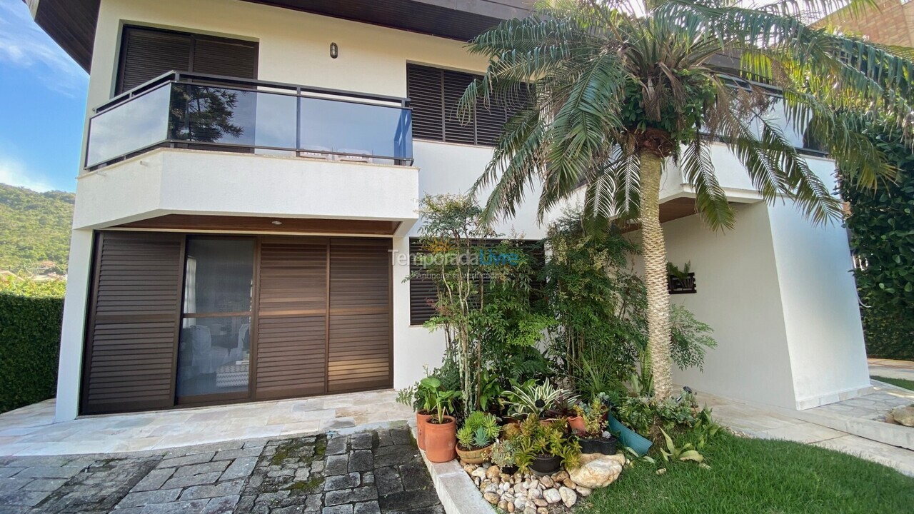 Casa para aluguel de temporada em Florianópolis (Brava)