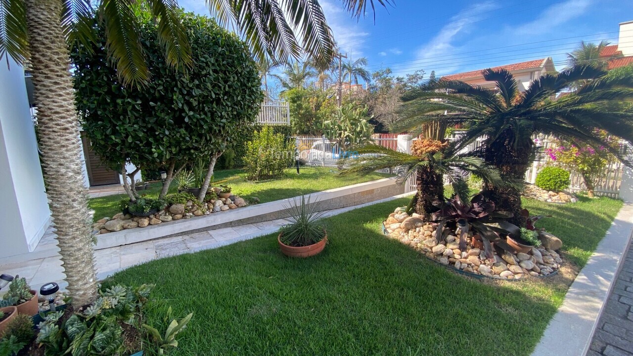 Casa para aluguel de temporada em Florianópolis (Brava)