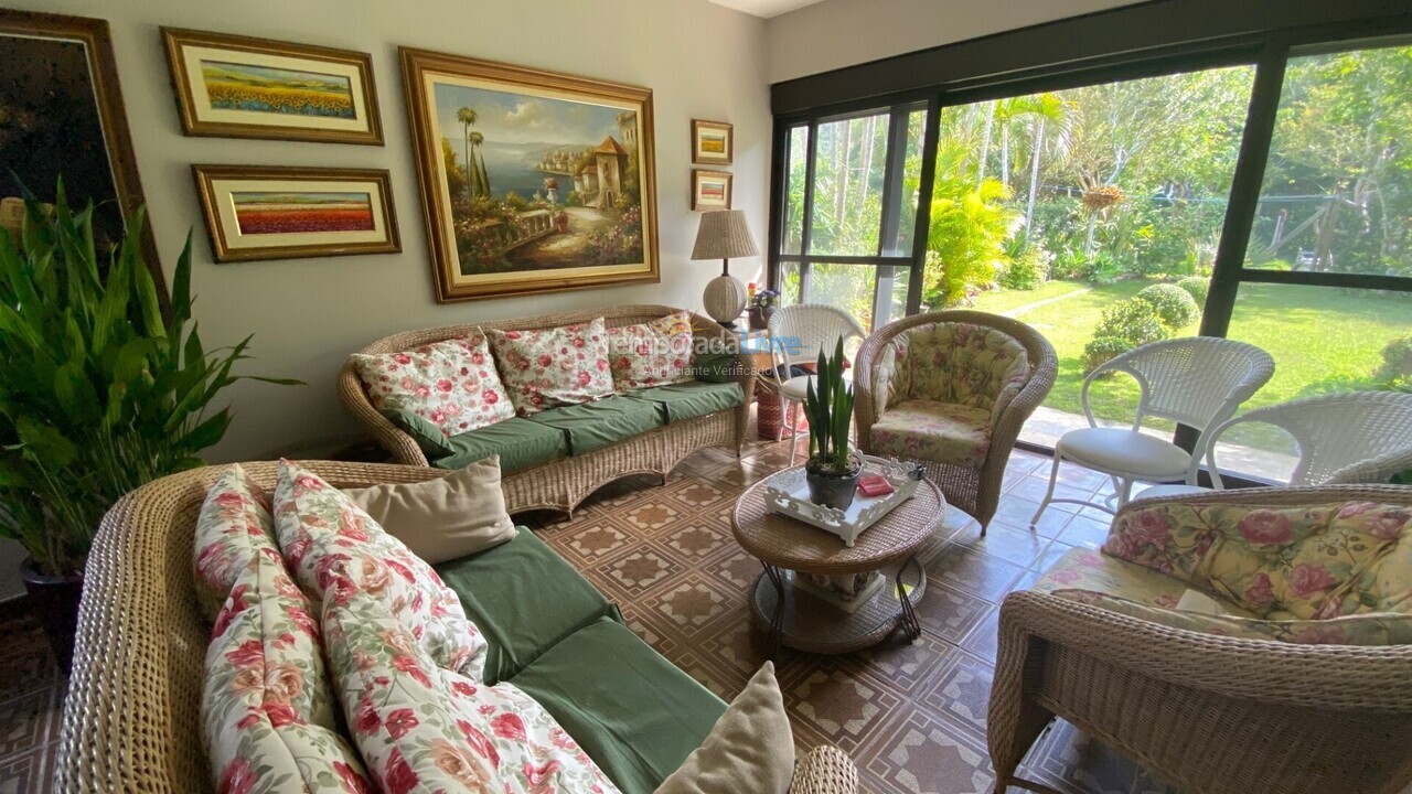 Casa para aluguel de temporada em Florianópolis (Brava)