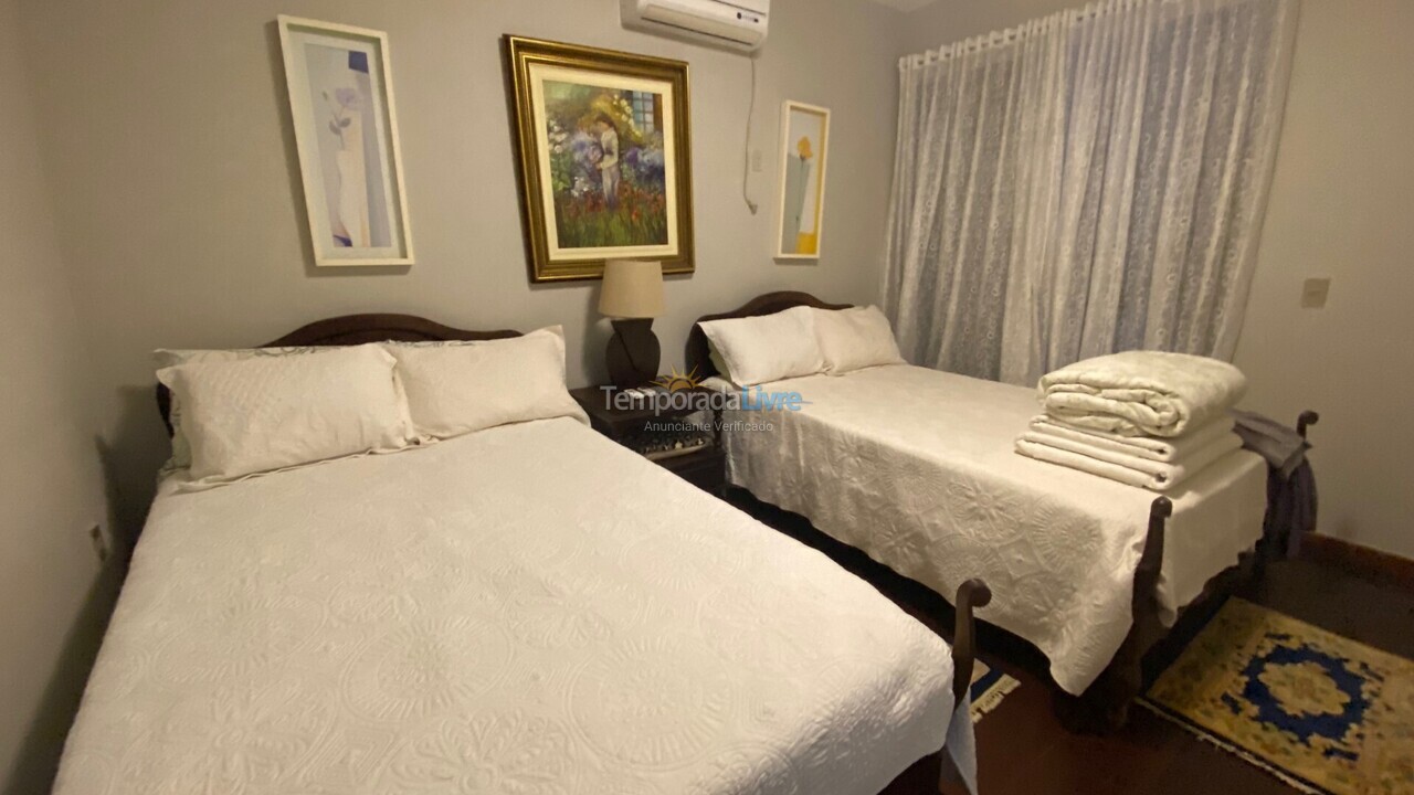 Casa para aluguel de temporada em Florianópolis (Brava)