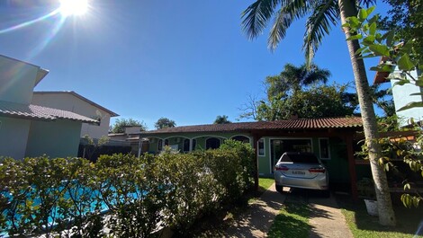 Excelente Casa para aluguel de temporada em Ponta das Canas,...