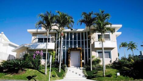 Excelente Casa para aluguel de temporada em Jurerê Internacional,...