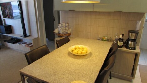 Beautiful apartment in Água Azul condominium, 100 meters from the sea