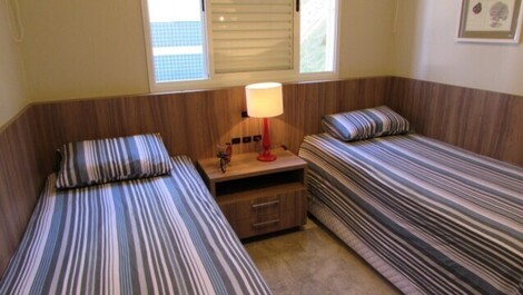 Beautiful apartment in Água Azul condominium, 100 meters from the sea