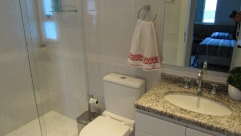 Beautiful apartment in Água Azul condominium, 100 meters from the sea