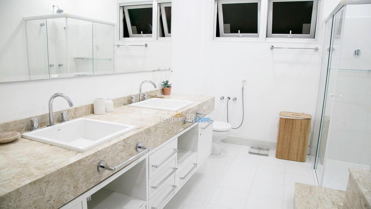 Casa para aluguel de temporada em Florianopolis (Jurerê Internacional)