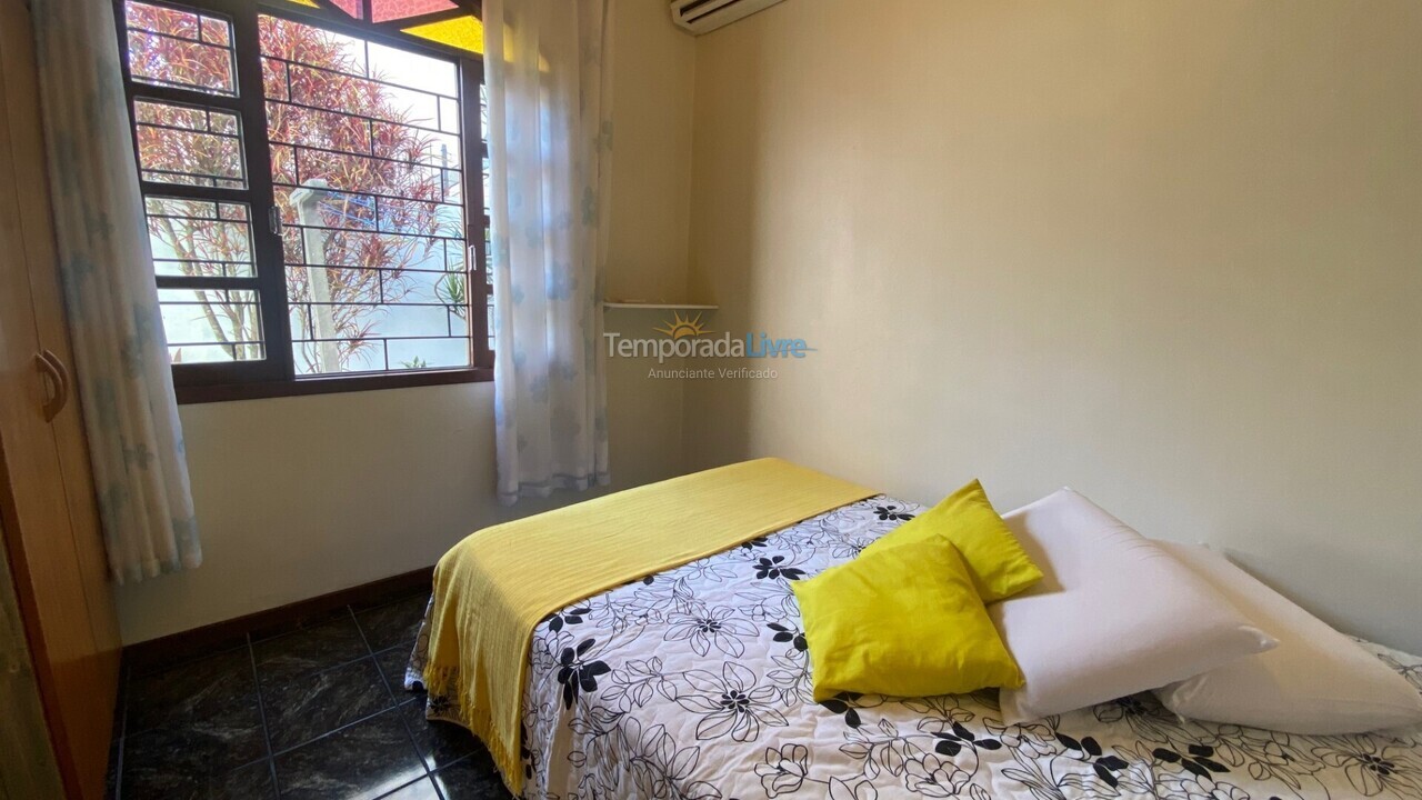 Casa para aluguel de temporada em Florianópolis (Ponta das Canas)