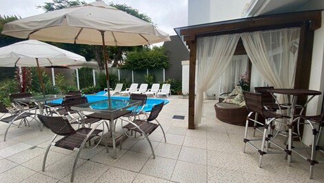 Maravillosa casa con mesa de billar para 12