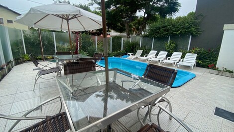 Maravillosa casa con mesa de billar para 12