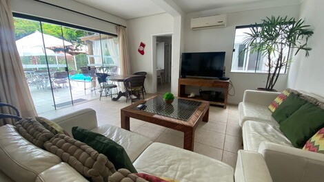 Maravillosa casa con mesa de billar para 12