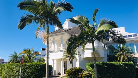 Excelente Casa para aluguel de temporada em Jurerê Internacional,...