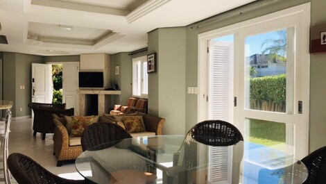 Excelente Casa para aluguel de temporada em Jurerê Internacional,...